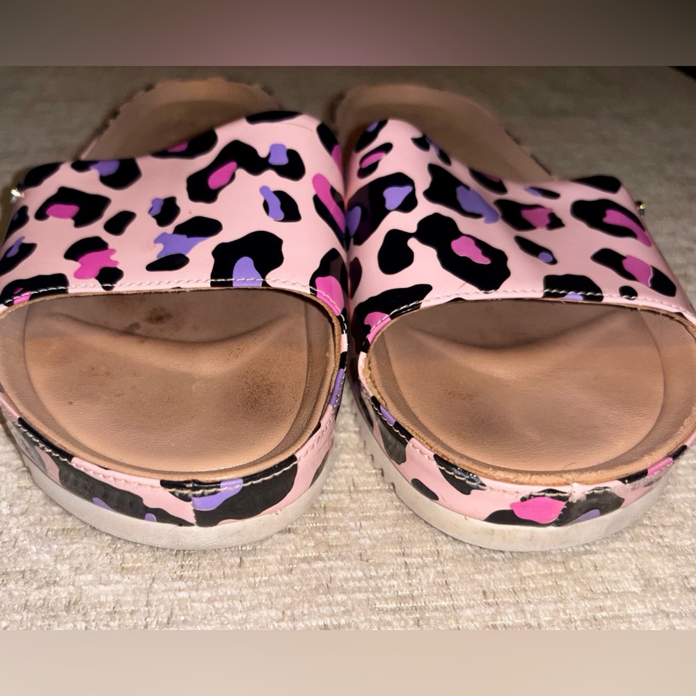 UGG Leopard Size 8 Pink Animal Print Slides Print Summer Sandals Cozy Barbiecore - Picture 3 of 6